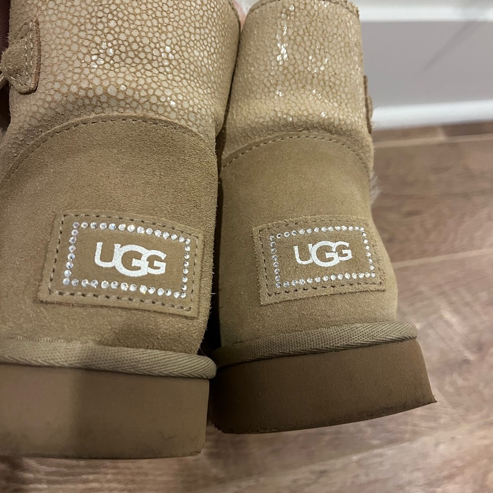 RARE UGG Boots Sand size 8 Women